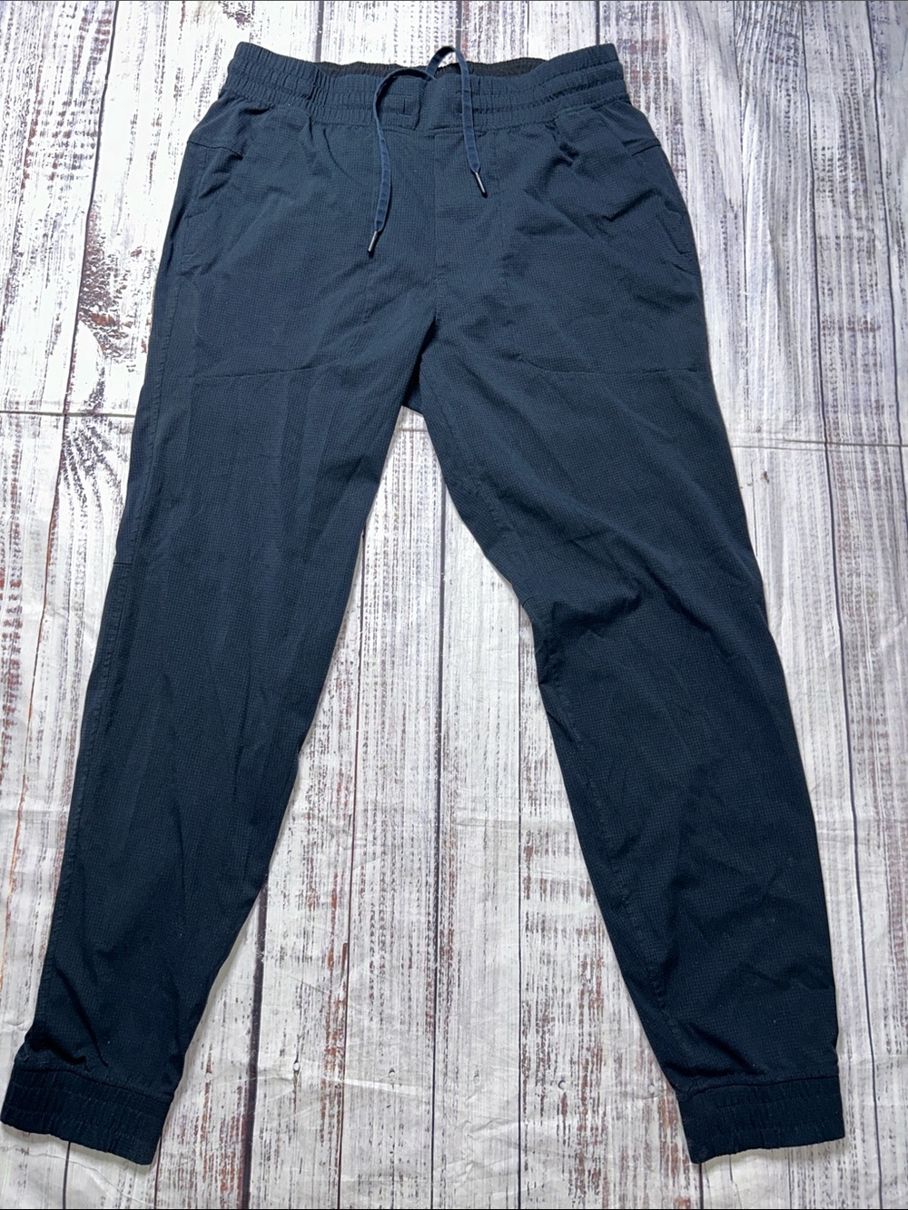Lululemon Men's Navy Jogger Pants - Comfortable Casual Wear